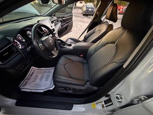 Ice Edge 2023 Toyota Camry SE