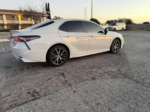 Ice Edge 2023 Toyota Camry SE