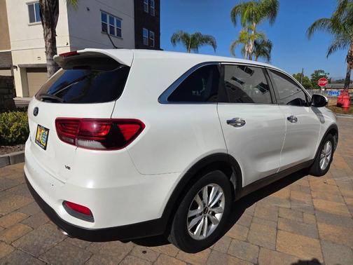 Snow White Pearl 2020 Kia Sorento LX