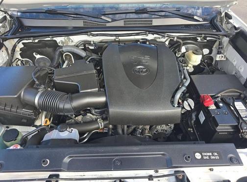 2017 Toyota Tacoma SR5