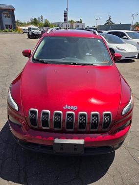 Deep Cherry Red Crystal Pearlcoat 2016 Jeep Cherokee Latitude