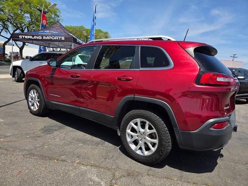 Deep Cherry Red Crystal Pearlcoat 2016 Jeep Cherokee Latitude