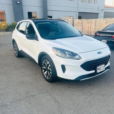 2020 Ford Escape SE