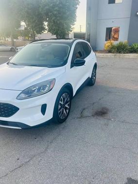 2020 Ford Escape SE