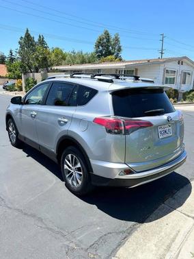 2018 Toyota RAV4 Hybrid XLE