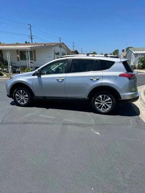2018 Toyota RAV4 Hybrid XLE