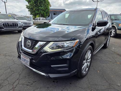 Magnetic Black 2018 Nissan Rogue S