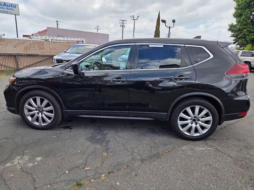 Magnetic Black 2018 Nissan Rogue S