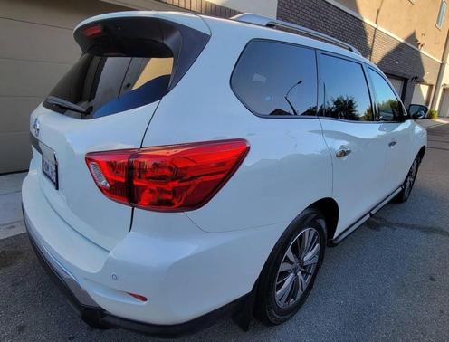 2019 Nissan Pathfinder S