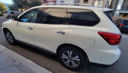 2019 Nissan Pathfinder S