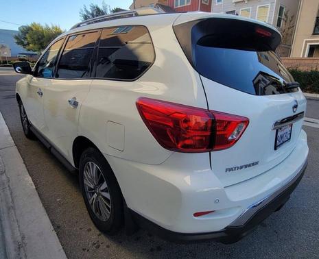 2019 Nissan Pathfinder S