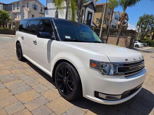 White Platinum Metallic Tri-Coat 2016 Ford Flex SEL