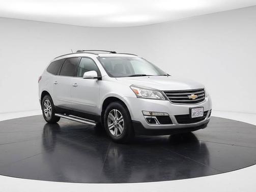 Silver Ice Metallic 2017 Chevrolet Traverse 1LT