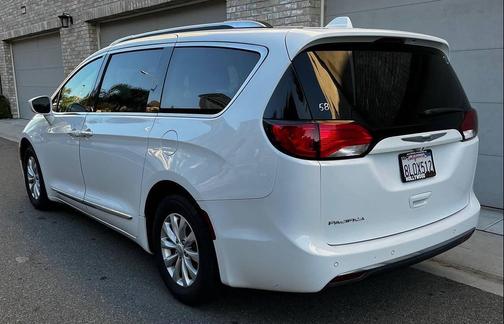 2018 Chrysler Pacifica Touring-L Plus