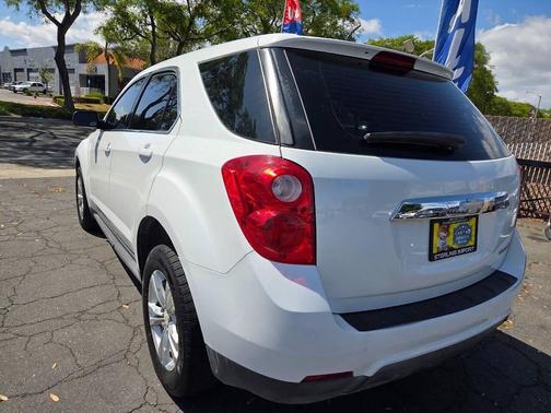 Summit White 2015 Chevrolet Equinox LS