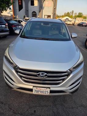Molten Silver 2017 Hyundai TUCSON Limited