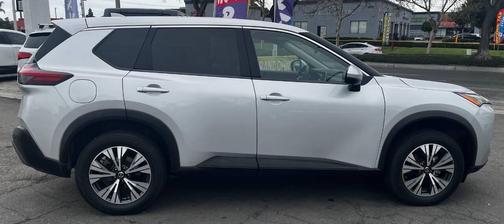 Brilliant Silver Metallic 2021 Nissan Rogue SV