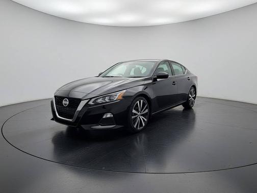 2022 Nissan Altima SR FWD