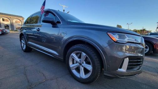 2024 Audi Q7 45 Premium