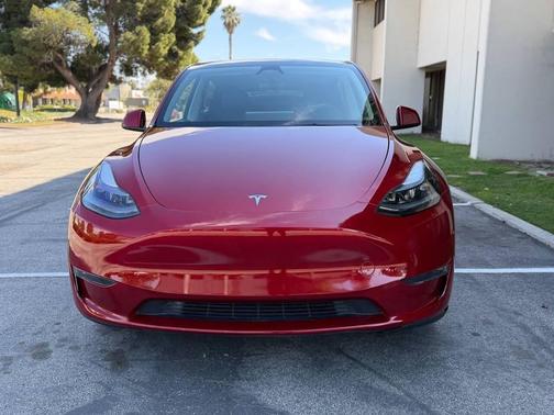 2024 Tesla Model Y Long Range Single Motor Rear-Wheel Drive