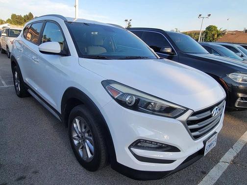 2017 Hyundai TUCSON SE