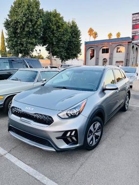2022 Kia Niro LXS