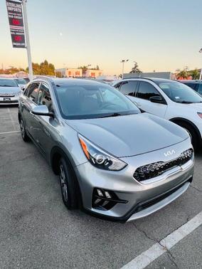 2022 Kia Niro LXS
