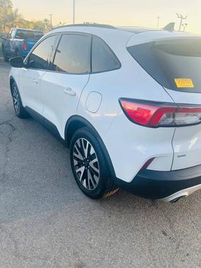2020 Ford Escape SE