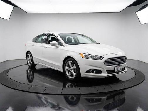 Oxford White 2013 Ford Fusion SE