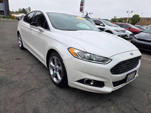 Oxford White 2013 Ford Fusion SE