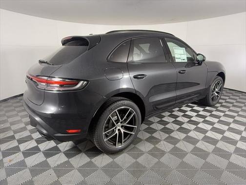 2025 Porsche Macan Base