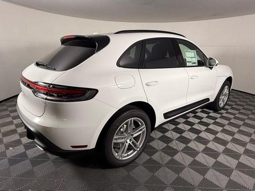 2025 Porsche Macan 2.0T