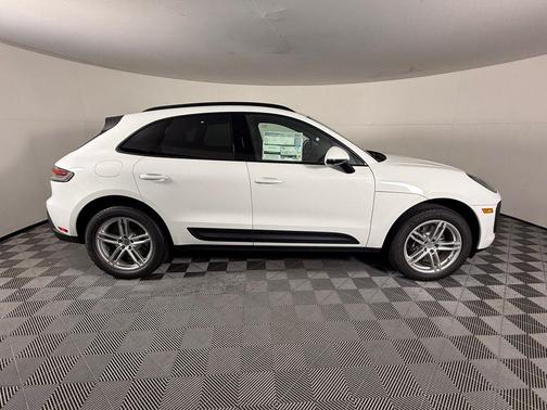 2025 Porsche Macan 2.0T
