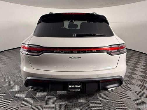 2025 Porsche Macan 2.0T