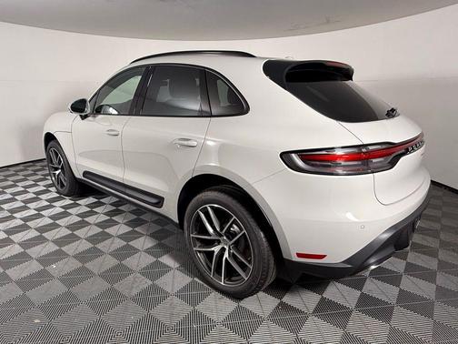 2025 Porsche Macan 2.0T