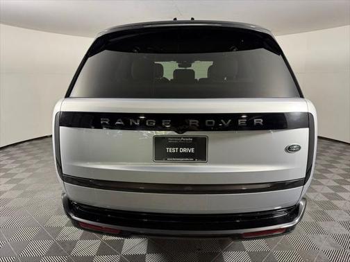 2023 Land Rover Range Rover P530 SE