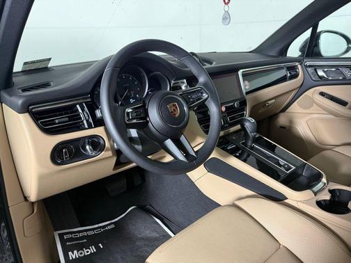 2025 Porsche Macan 2.0T