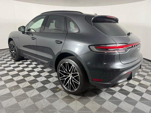 2025 Porsche Macan 2.0T