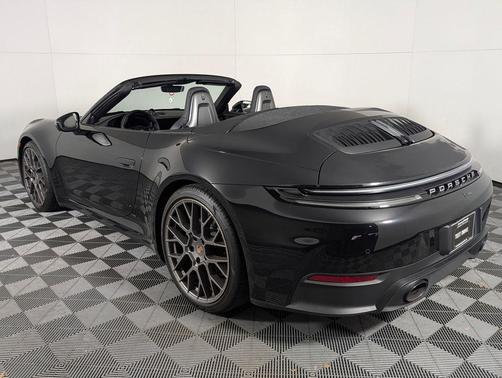 2025 Porsche 911 Carrera