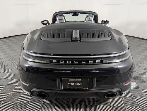 2025 Porsche 911 Carrera