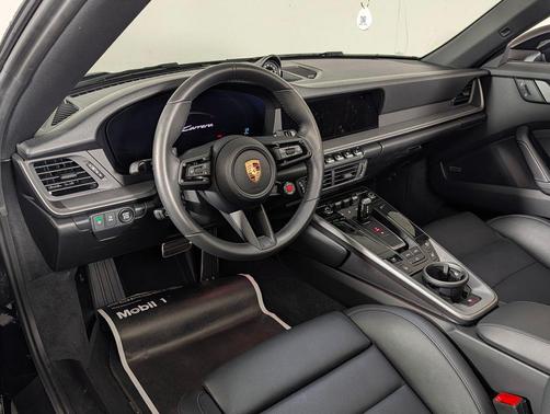 2025 Porsche 911 Carrera