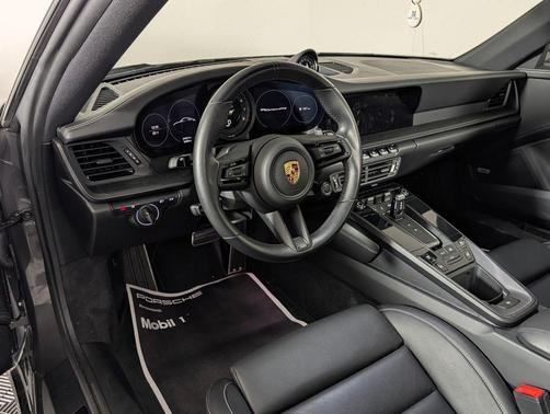 2022 Porsche 911 Carrera GTS
