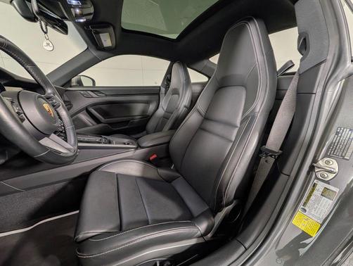 2022 Porsche 911 Carrera GTS