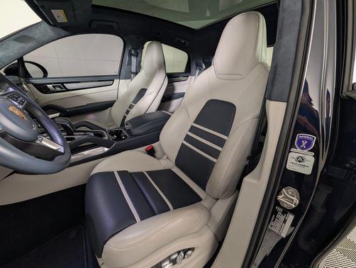 Moonlight Blue Metallic 2020 Porsche Cayenne Cayenne Turbo S E-Hybrid