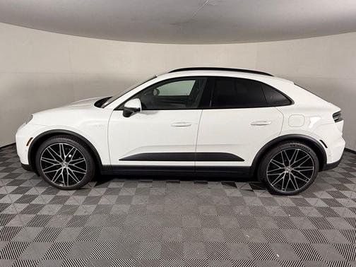 2025 Porsche Macan 4S