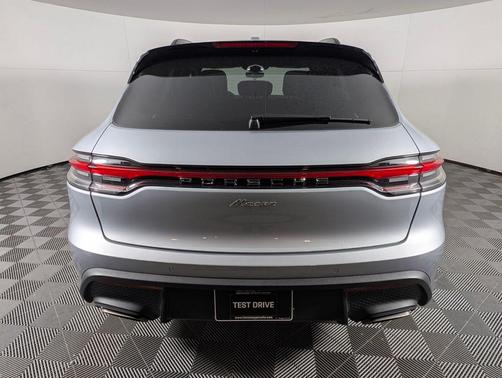 2025 Porsche Macan 2.0T