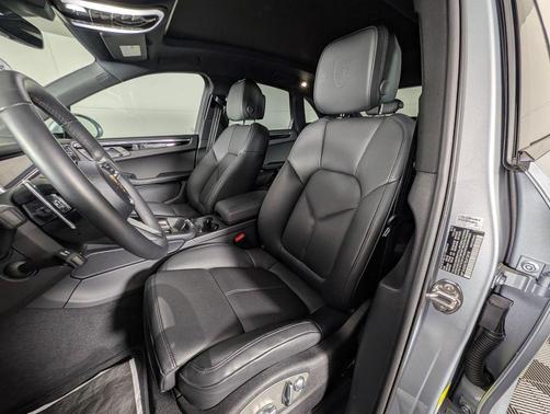 2025 Porsche Macan 2.0T