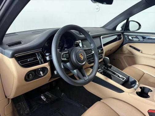 2022 Porsche Macan Base