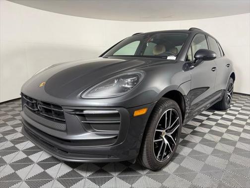 2022 Porsche Macan Base