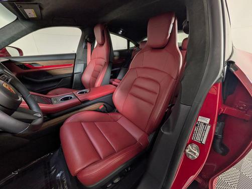 2021 Porsche Taycan Turbo S